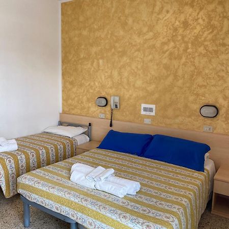 Hotel Loretta Rimini Exterior photo