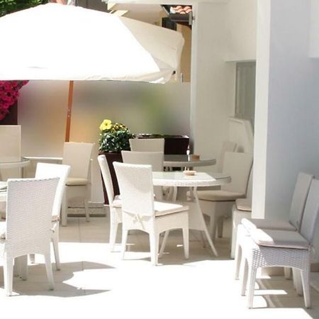 Hotel Loretta Rimini Exterior photo