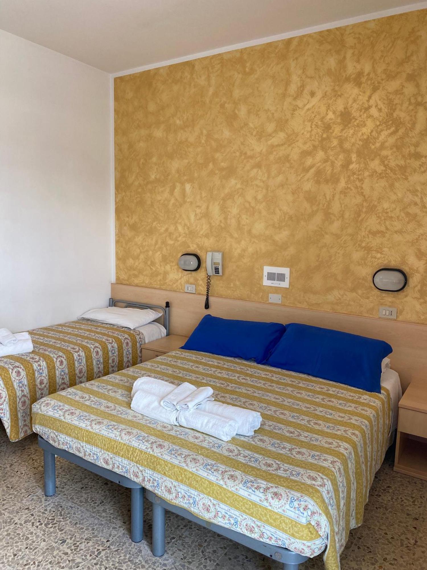 Hotel Loretta Rimini Exterior photo