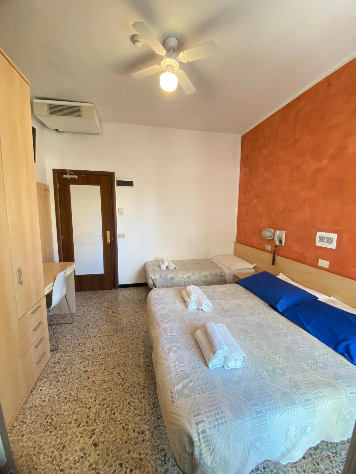 Hotel Loretta Rimini Exterior photo